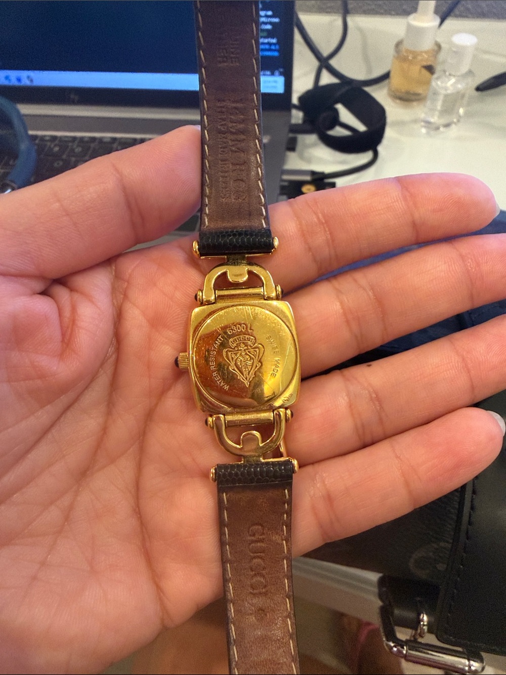 Gucci Gold-Tone Case Black Leather Strap Ladies Watch - Picture 2 of 3